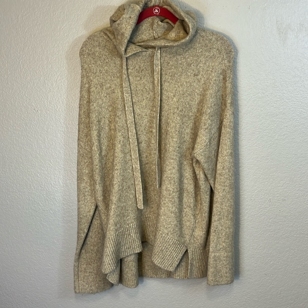 L.O.G.G size large hooded sweater excellent condition